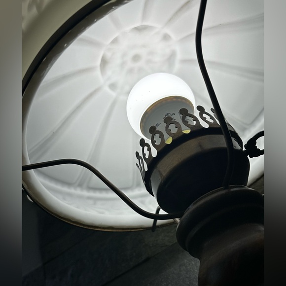 Milk glass table lamp with wood base. - Picture 5 of 8